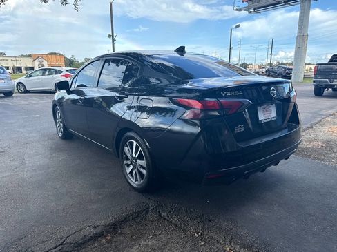 Used 2020 Nissan Versa SV image 4