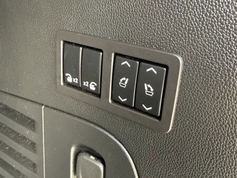 Used 2019 Cadillac Escalade Premium Luxury AWD/4WD image 35