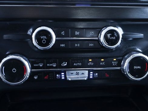 Used 2023 Ford F350 Lariat w/ Tow Technology Package image 35