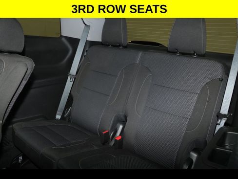 Used 2023 GMC Acadia SLE w/ Driver Convenience Package image 9