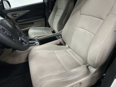 Used 2017 Honda Pilot EX image 10