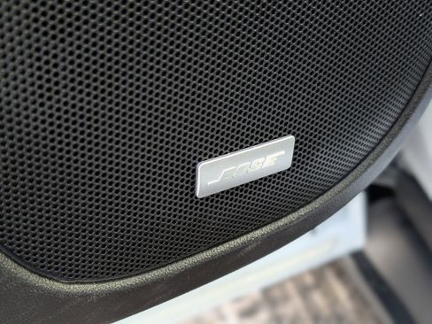 Used 2022 GMC Acadia SLT w/ LPO, Floor Liner Package image 30