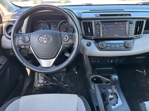 Used 2018 Toyota RAV4 XLE AWD/4WD image 23