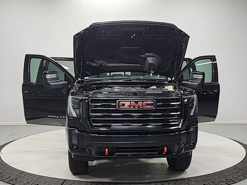 Used 2024 GMC Sierra 2500 AT4 w/ AT4 Premium Plus Package AWD/4WD image 10