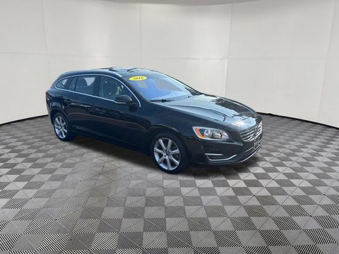 Used 2016 Volvo V60 T5 Premier w/ Convenience Package FWD image 7