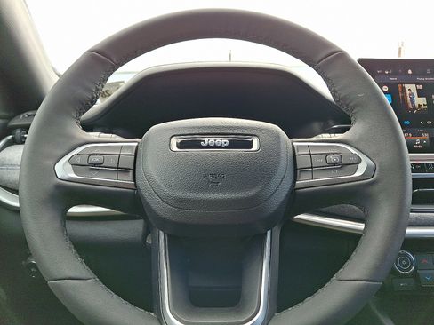 Certified 2023 Jeep Compass Latitude w/ Convenience Group image 21