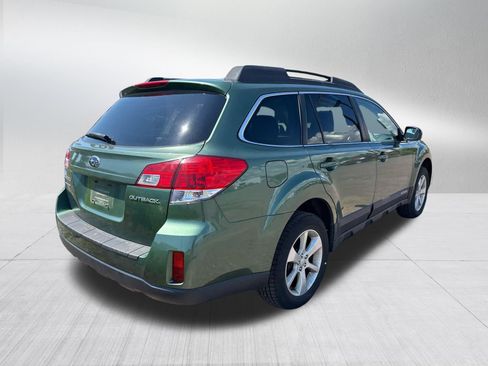 Used 2013 Subaru Outback 2.5i Premium w/ All-Weather Pkg AWD/4WD image 11