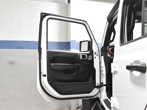 Used 2021 Jeep Gladiator Rubicon image 9