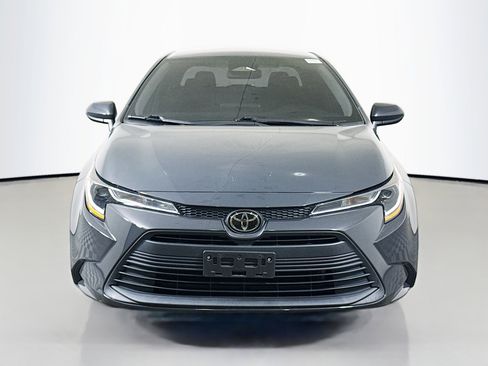 Used 2023 Toyota Corolla LE image 2