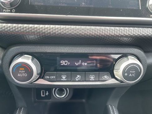 Used 2018 Nissan Kicks SV FWD image 16