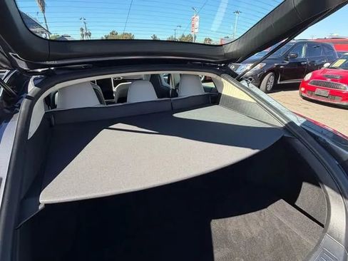 Used 2016 Tesla Model S 70 image 8