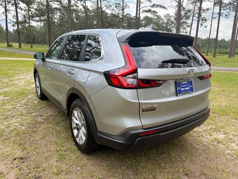 Used 2024 Honda CR-V EX image 3