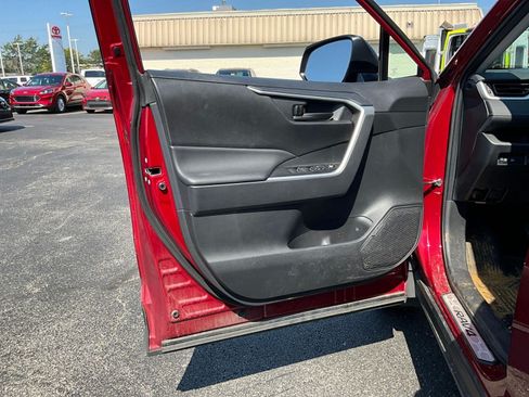 Used 2024 Toyota RAV4 LE AWD/4WD image 18
