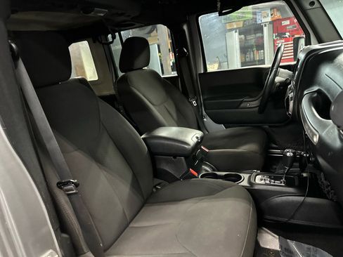 Used 2015 Jeep Wrangler Unlimited Sport w/ Quick Order Package 24S image 23