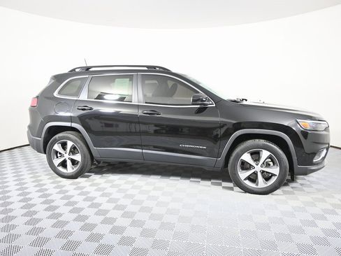 Used 2022 Jeep Cherokee Limited image 8