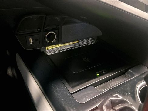 Used 2019 Toyota Camry XLE FWD image 27