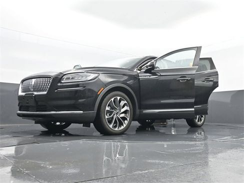 Used 2023 Lincoln Nautilus Reserve w/ Luxury Package image 36