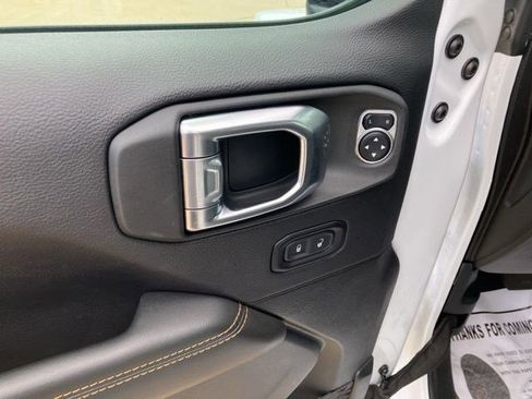 Certified 2025 Jeep Wrangler Unlimited Sahara AWD/4WD image 10