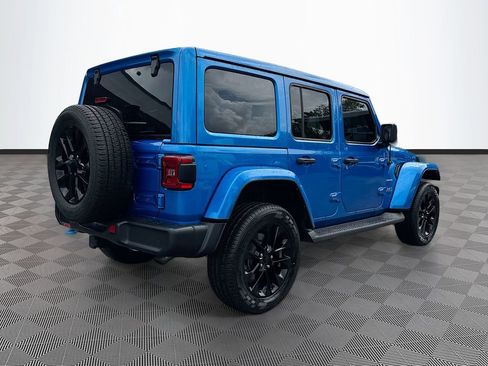 Used 2022 Jeep Wrangler Unlimited Sahara w/ Cold Weather Group AWD/4WD image 6