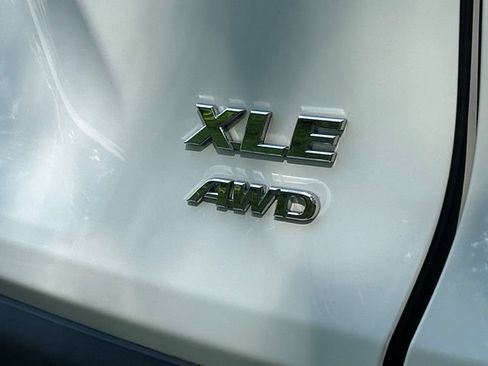Used 2019 Toyota RAV4 XLE w/ Convenience Package AWD/4WD image 13