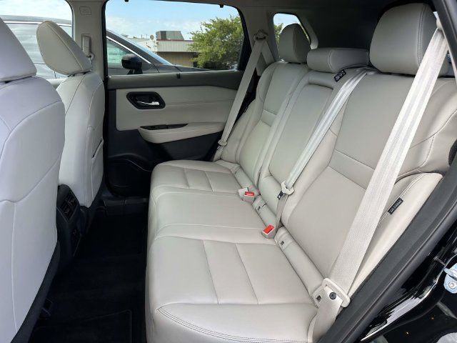 Used 2023 Nissan Rogue SL w/ SL Premium Package AWD/4WD image 17