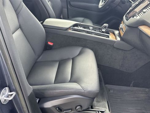 Used 2023 Volvo XC90 B6 Plus w/ Protection Package image 17