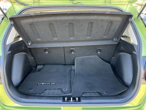 Used 2022 Hyundai Venue SEL image 25