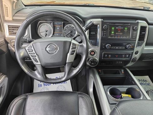 Used 2019 Nissan Titan PRO-4X w/ Pro-4x Convenience Package image 26