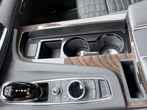 Used 2024 Cadillac Escalade Sport Platinum w/ LPO, ONYX Package image 41