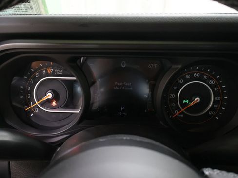 New 2026 Jeep Gladiator Rubicon AWD/4WD image 24