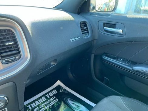 Used 2022 Dodge Charger SXT w/ Blacktop Package image 20