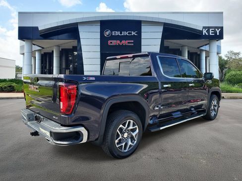 Used 2023 GMC Sierra 1500 SLT w/ SLT Premium Package AWD/4WD image 4