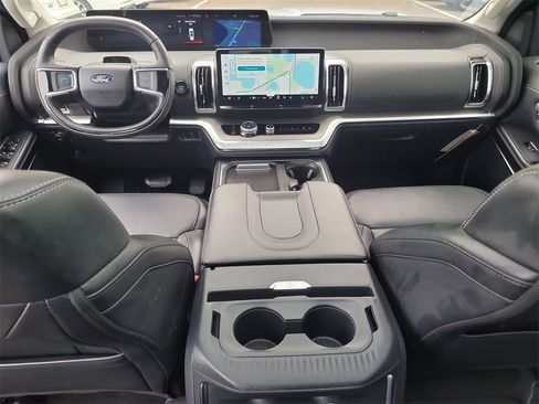 Used 2025 Ford Expedition Max Platinum image 16