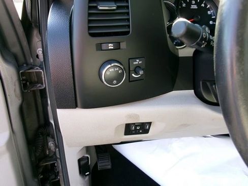 Used 2009 Chevrolet Silverado 2500 LT RWD image 15