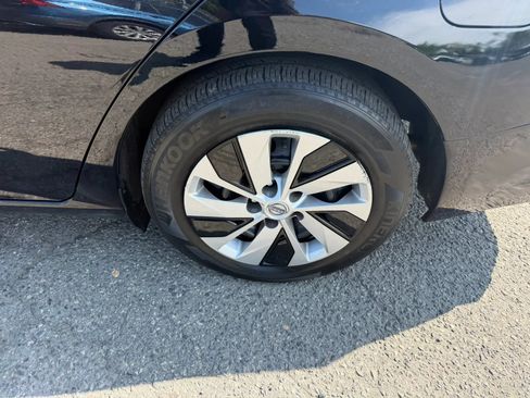 Used 2024 Nissan Altima 2.5 S FWD image 9