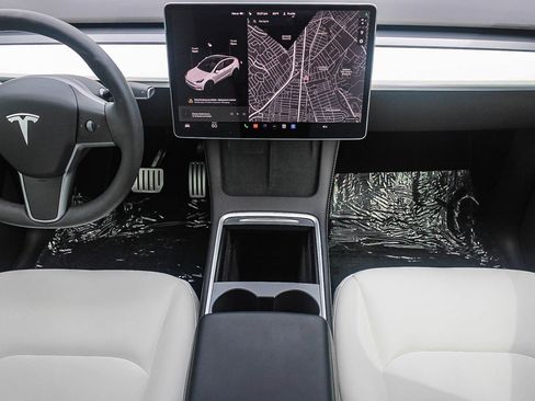 Used 2022 Tesla Model Y Performance image 13