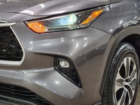 Used 2022 Toyota Highlander XLE FWD image 14
