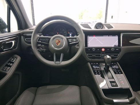 Used 2026 Porsche Macan image 22