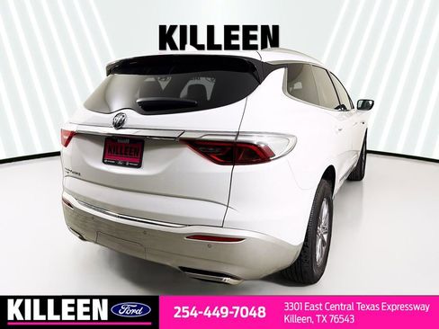Used 2024 Buick Enclave Premium image 8