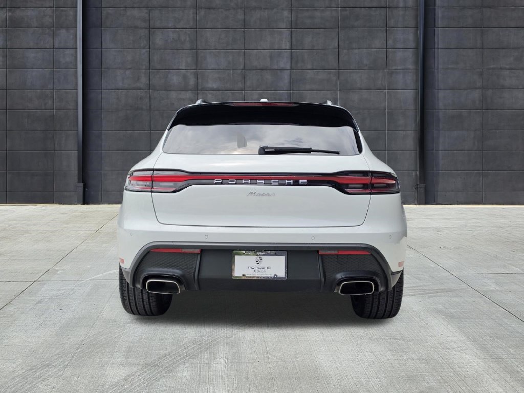 Certified 2026 Porsche Macan AWD/4WD image 9