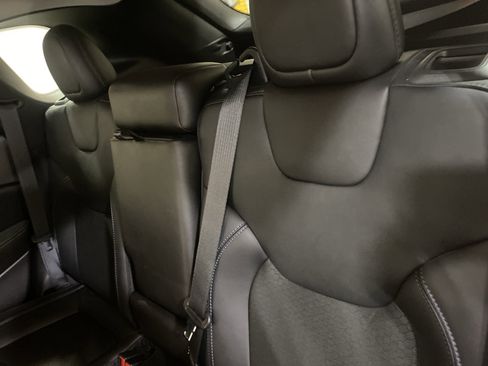 Used 2021 Jeep Cherokee Latitude Plus w/ Security Package image 5