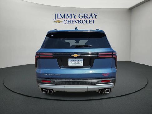 Used 2025 Chevrolet Traverse LT AWD/4WD image 4
