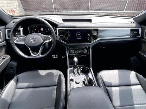 Certified 2022 Volkswagen Atlas Cross Sport SEL R-Line AWD/4WD image 15