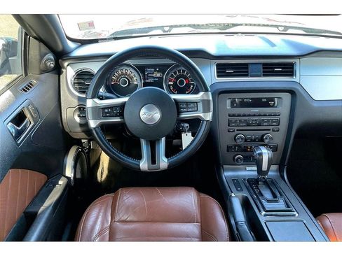 Used 2013 Ford Mustang Premium RWD image 6
