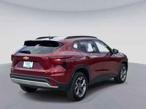 Used 2024 Chevrolet Trax LT image 4