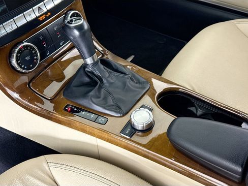 Used 2015 Mercedes-Benz SLK 250 image 19