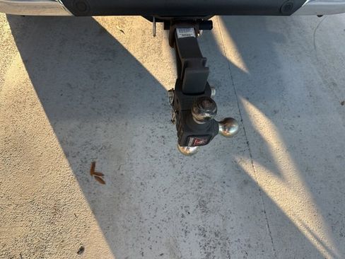 Used 2017 Ford F150 Lariat w/ Equipment Group 502A Luxury image 11