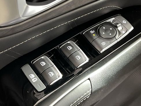 Used 2025 Kia Sorento SX AWD/4WD image 13