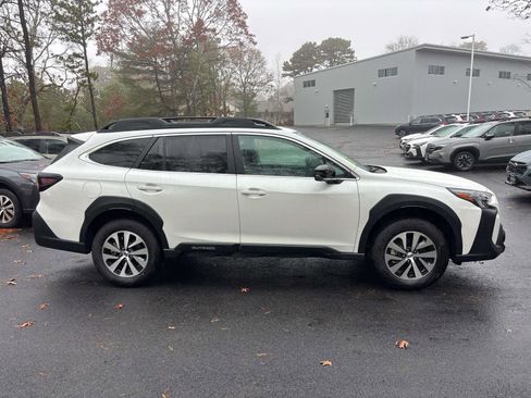 Certified 2025 Subaru Outback Premium image 2