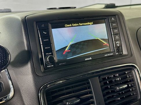Used 2014 Dodge Grand Caravan SXT FWD image 13